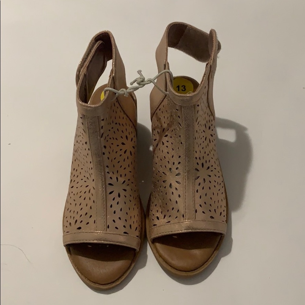 Mia girl sandals size 13 girls